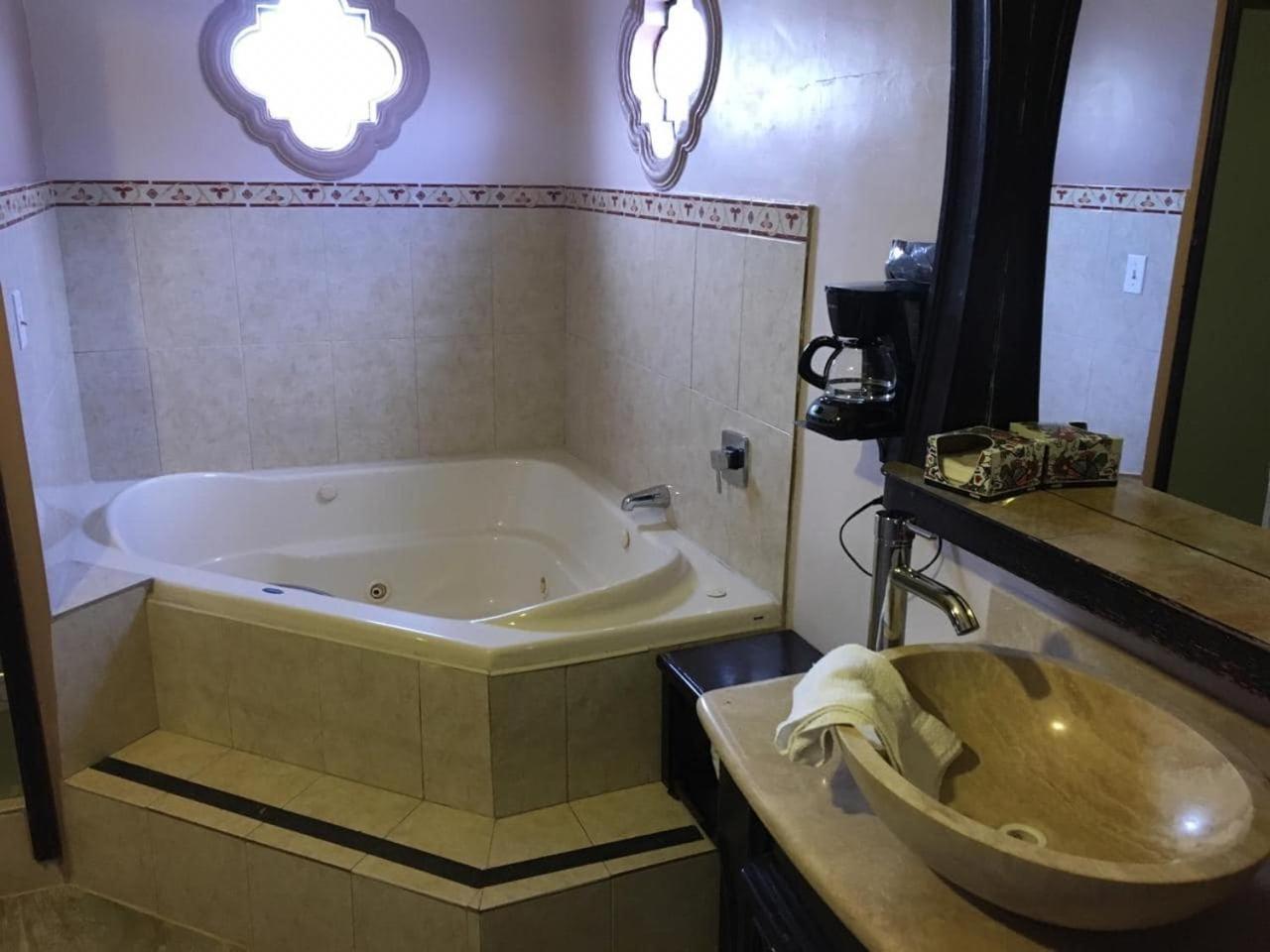 Maria Bonita Suites Agua Prieta エクステリア 写真